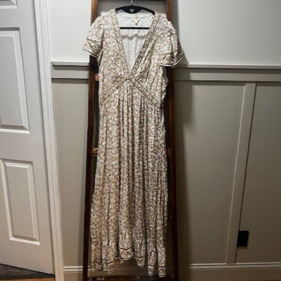 MAX STUDIO Floral Flutter-Sleeve V-Neck Maxi Dress - Picture 1 of 4